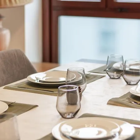Duomo Square 3br شقة كومو