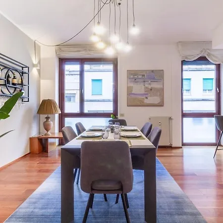 Duomo Square 3br 公寓